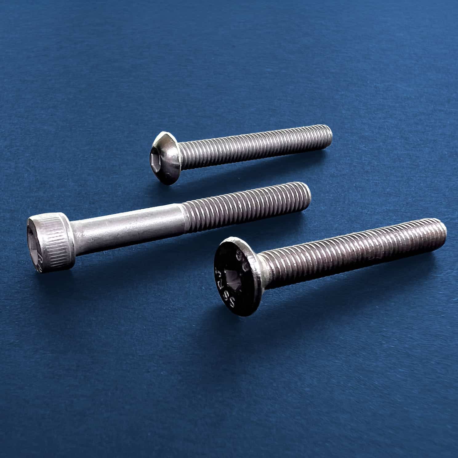 DIN912 ISO7380-1 ISO7380-2 Linsenkopfschraube Zylinderkopfschraube Zink Nickel transparent