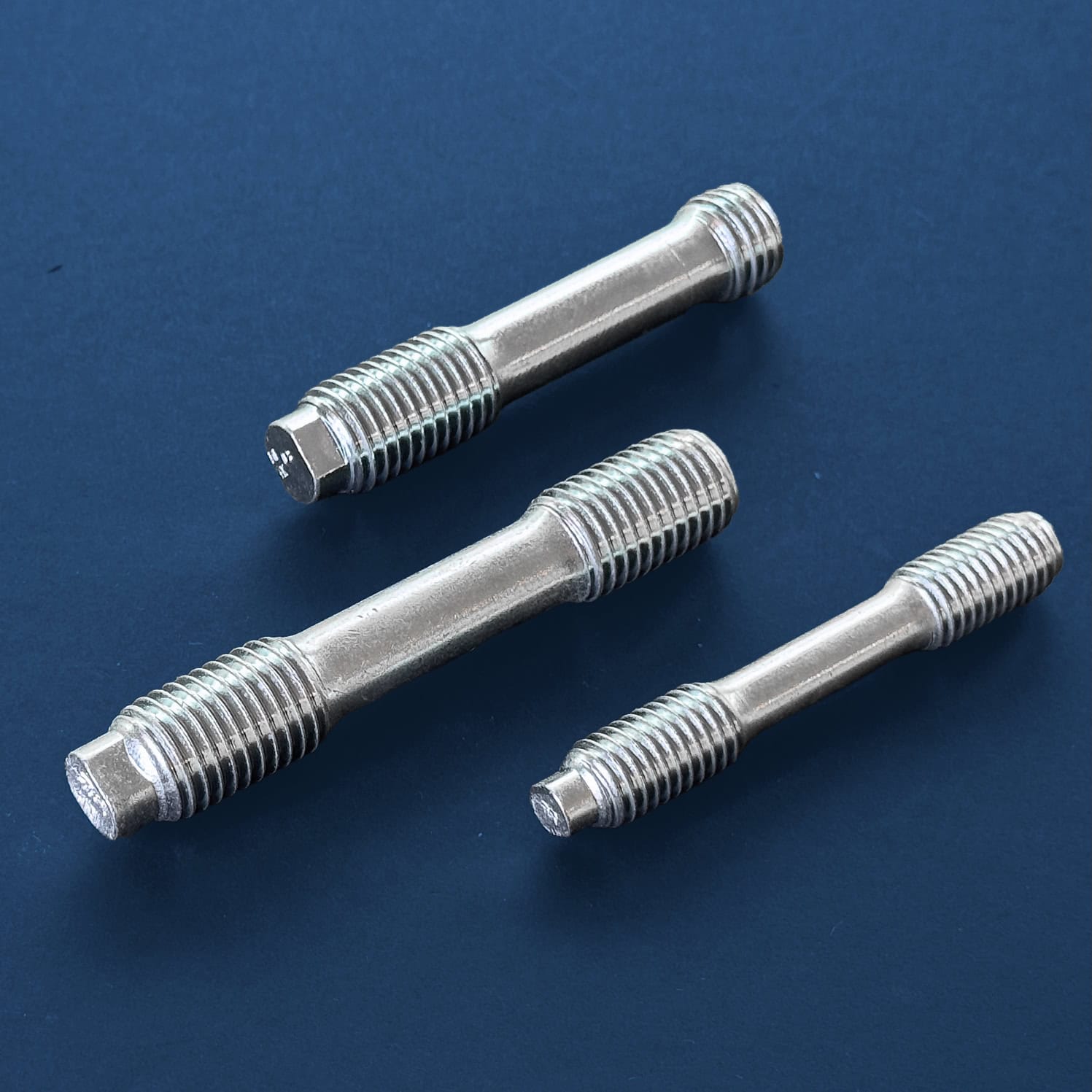 Dehnschrauben DIN 2510